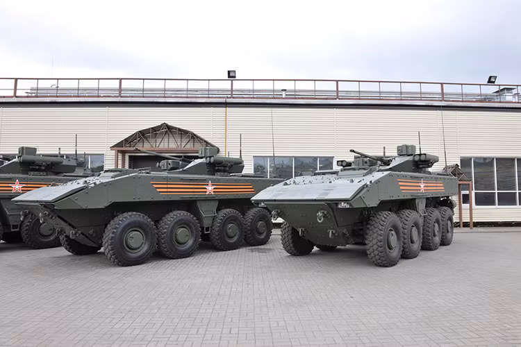 Với định hướng phát triển một mẫu xe tăng hạng nhẹ như Quân đội Nga công bố có thể thấy, Moscow đang cần tới một mẫu xe tăng có khả năng cơ động nhanh, sức mạnh hỏa lực áp đảo và có chi phí vận hành thấp. Trong các tiêu chí trên thì các dòng xe tăng chủ lực thông thường chỉ đáp ứng được một đó là về sức mạnh hỏa lực. Nguồn ảnh: egloos.com.