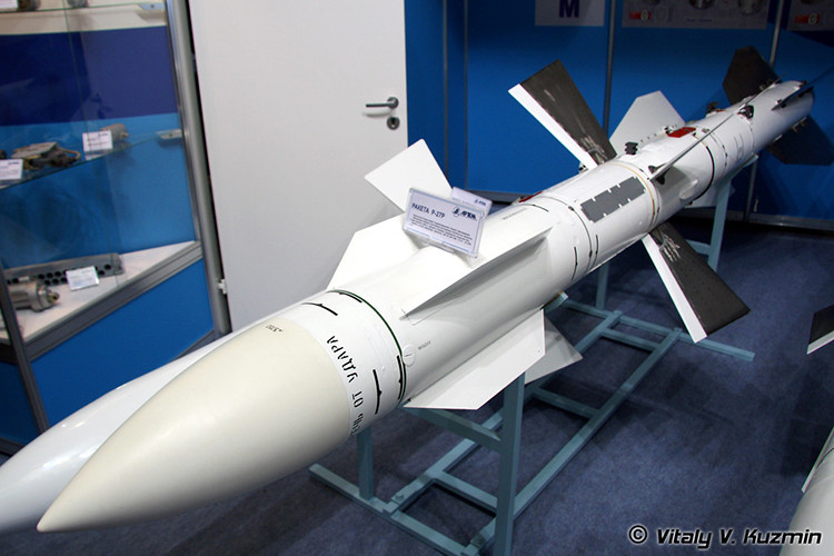 Tên lửa được trang bị 2 tầng động cơ rocket nhiên liệu rắn cho tầm bắn lên tới 80km, biến R-27ET1 trở thành “vua” các loại tên lửa tầm nhiệt hiện nay. Nguồn ảnh: Vitaly-Kuzmin