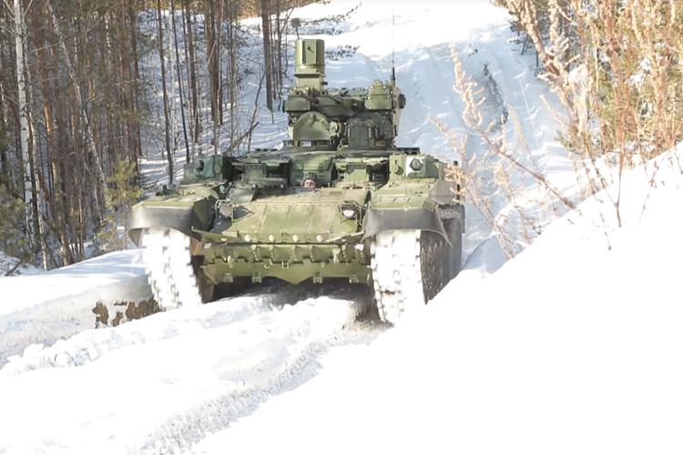 Cho tới thời điểm hiện tại Uralvagonzavod đã phát triển ít nhất ba biến thể BMPT cho Quân đội Nga gồm BMPT, BMPT-72 và BMPT-3. Trong đó BMPT-3 sử dụng khung gầm bánh xích của xe tăng chiến đấu chủ lực T-90. Tuy nhiên, cấu hình của BMPT-3 không khác mấy so với BMPT-72 ngoài trực việc nó được nâng cao khả năng tự động hóa. Nguồn ảnh: Uralvagonzavod.