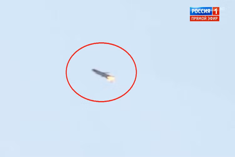 Với mẫu tên lửa hành trình hạt nhân trên, đây có thể sẽ là một cuộc cách mạng công nghệ vũ khí hạt nhân mới mà Nga sẽ là quốc gia đi tiên phong trong việc hiện thực hóa các ý tưởng điên rồ nhất về tên lửa hạt nhân từng được con người nghĩa ra. Trong ảnh tên lửa hành trình hạt nhân Nga trong quá trình thử nghiệm. Nguồn ảnh: Russia 1.