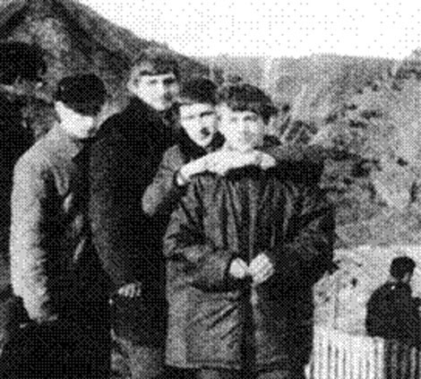 Putin (ngoài cùng bên trái) trong đợt thi đấu Judo năm 1969.