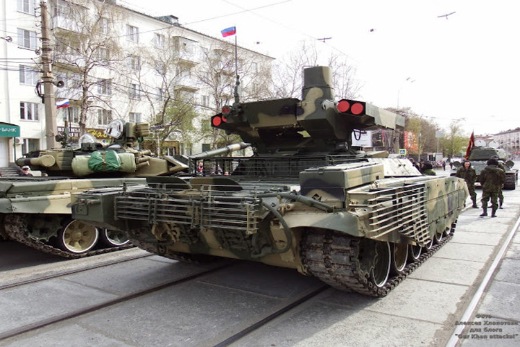 Bản thân BMPT cũng là một trong những phương tiện chiến đấu được trang bị tổ hợp vũ khí tự động đầu tiên của Nga, và có thể xem nó là tiền đề ban đầu của siêu tăng T-14 Armata. Chính vì thiết kế trên BMPT còn được mệnh danh "Terminator" trên chiến trường của Quân đội Nga khi hoạt động gần như một mẫu robot chiến đấu tự hành. Nguồn ảnh: gurkhan.blogspot.