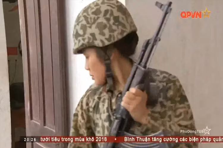 Xác định được điều đó, những nữ chiến sĩ đặc công nhập ngũ năm 2017 được biên chế về Lữ đoàn Đặc công 113, Binh chủng Đặc công, đã nỗ lực rèn luyện không ngừng, để tôi luyện bản lĩnh thép mà mỗi chiến sĩ đặc công đều phải có. Nhân dịp kỷ niệm 108 năm Quốc tế Phụ nữ 8/3 mời độc giả cùng đến với những chia sẻ thú vị của những nữ chiến sĩ Đặc công Việt Nam. Nguồn ảnh: QPVN.