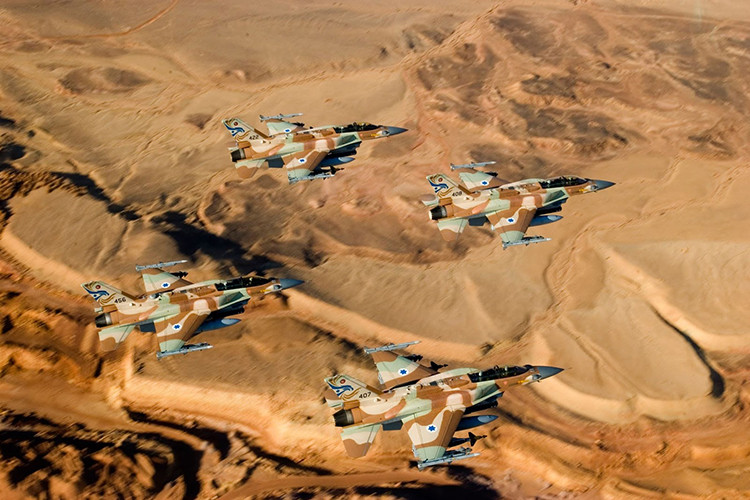 Không những vậy IAF còn công bố cả bằng chứng về vụ không kích với hình ảnh và video ảnh nhiệt được ghi lại bởi những chiếc tiêm kích F-16 của nước này. Đây cũng là dòng chiến đấu cơ Israel thực hiện vụ tấn công đêm 6/9/2007. Nguồn ảnh: idf-airforce.