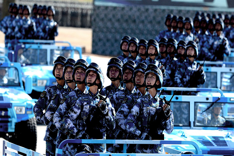 Bản chất việc Hải quân Đánh bộ Trung Quốc được trang bị hàng loạt các phương tiện cơ giới đổ bộ đường biển ít nhiều có liên quan đến vấn đề tranh chấp lãnh thổ của quốc gia này với các nước láng giềng, và phạm vi tranh chấp kéo dài hàng ngàn km từ tận biển Hoàng Hải cho tới xuống Biển Đông. Do đó HQĐB nước này luôn được đặt trong tình trạng sẵn sàng tham một chiến dịch đổ bộ quy mô ở bất kỳ đâu mà Bắc Kinh cần. Nguồn ảnh: photoint.net.