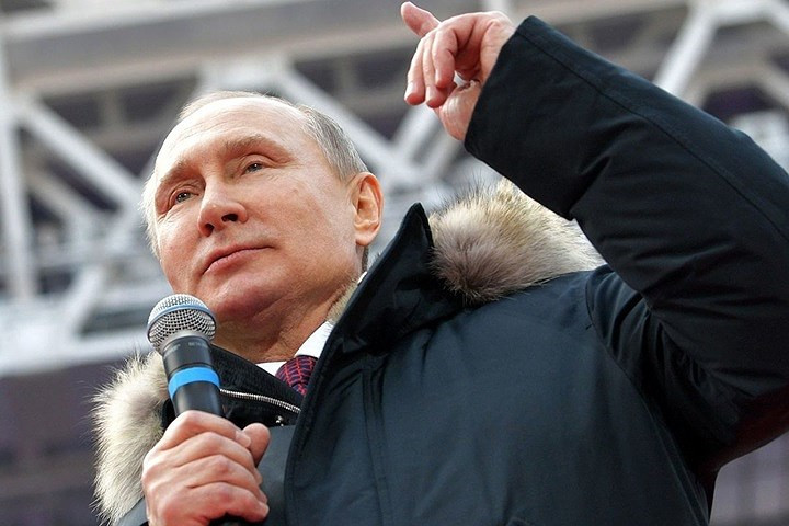 Phát biểu tại sự kiện này, ông Putin cam kết “có những mục tiêu rõ ràng và ưu việt, làm cho đất nước Nga tươi sáng hơn”. Ảnh: Sputnik.