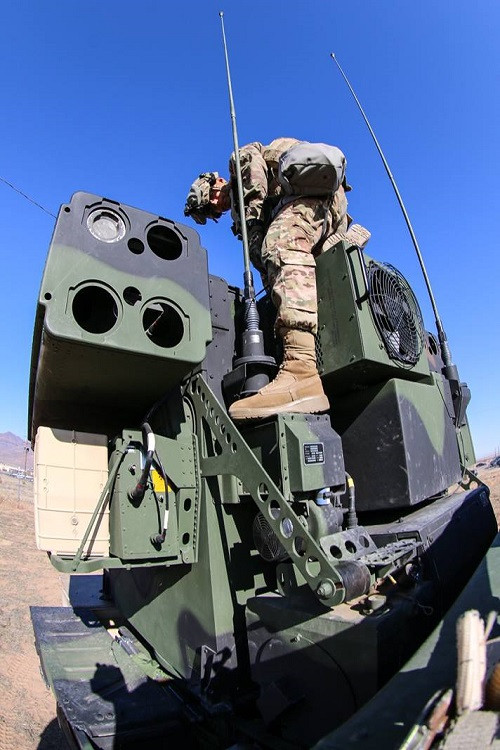 Bên cạnh quá trình tái triển khai, quân đội Mỹ còn tiến hành đào tạo 208 binh sĩ vận hành các hệ thống Avenger trong tương lai gần, cho phép EUCOM có thể triển khai đồng thời 104 đơn vị Avenger trong trường hợp cần thiết. Nguồn ảnh: Quân đội Mỹ.