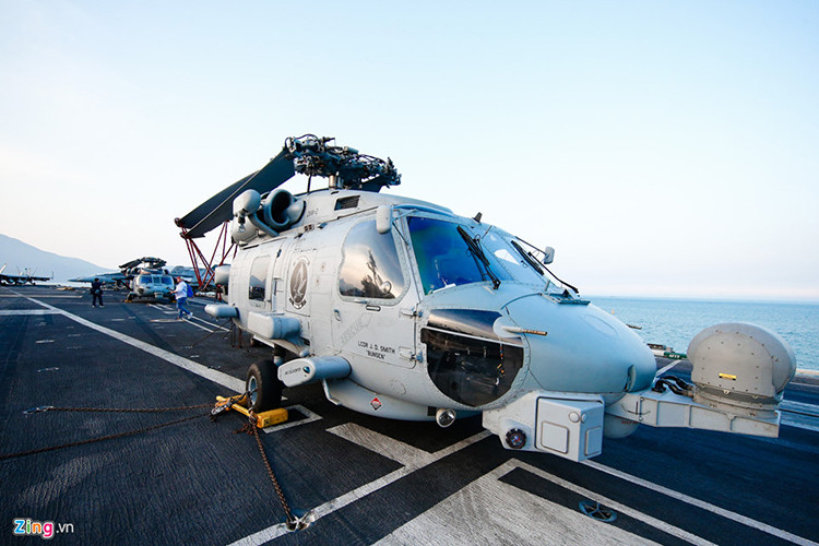 Sau cùng là hai phi đoàn số 4 và 78 được trang bị các trực thăng hải quân đa nhiệm MH-60R và MH-60S làm nhiệm vụ trinh sát, chống ngầm và vận tải binh sĩ, cứu thương, cứu hộ cứu nạn, không trợ tầm gần, trinh sát, quét thủy lôi... Nguồn ảnh: Zing