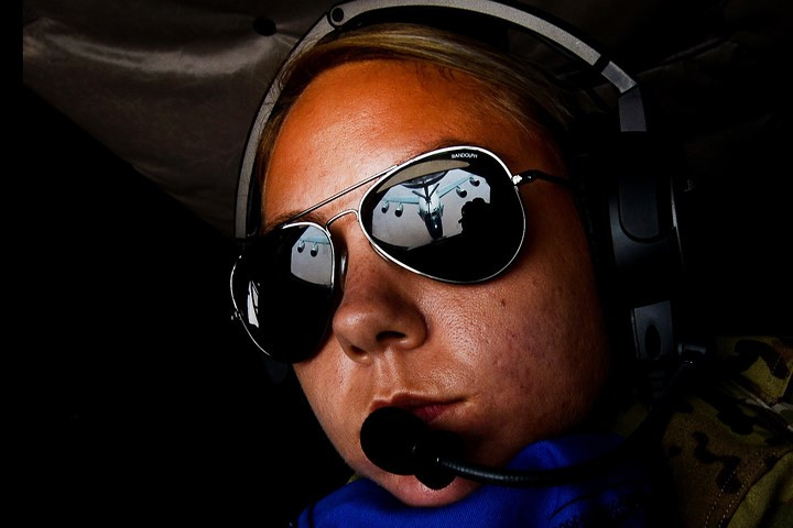 Phi công tiếp nhiên liệu.