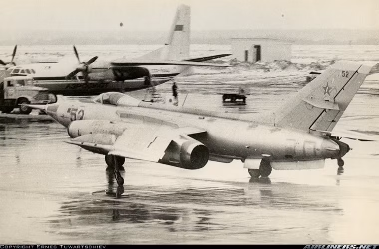 90 chiếc máy bay tiêm kích Yakovlev Yak-28. Nguồn ảnh: Airlines.net