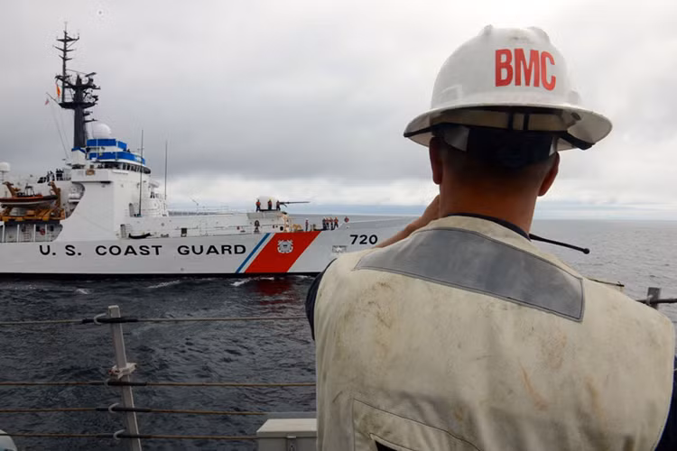 Dù vậy với một tàu tuần duyên tuần tra ven biển thì hải pháo Oto Breda cỡ 76,2mm có lẽ đã quá đủ, bên cạnh đó Cảnh sát Biển Việt Nam cũng có thể tái vũ trang lại cho USCGC Sherman nếu cần thiết. Nguồn ảnh: dvidshub.