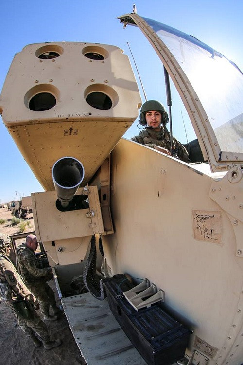 AN/TWQ-1 Avenger là hệ thống phòng không tầm gần di động đang được Quân đội Mỹ và nhiều quốc gia đồng minh sử dụng. Avenger là nền tảng phòng không được thiết kế và sản xuất bởi Tập đoàn Boeing dựa trên các yêu cầu của Quân đội Mỹ trong những năm 1980 và Boeing chỉ mất 10 tháng để tạo nên hệ thống phòng không này. Nguồn ảnh: Quân đội Mỹ.