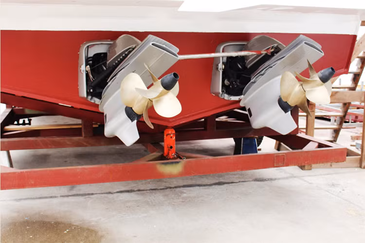 Cụm hai chân vịt kép trên tàu MS-50S. Nguồn ảnh: James Boat.