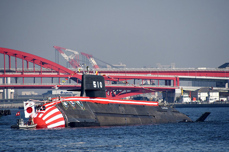 Trong những năm trở lại gần đây Nhật Bản có chính sách nới lỏng việc xuất khẩu các loại vũ khí do nước này tự sản xuất trong nước nhằm giảm bớt giá thành của chúng khi trang bị cho các đơn vị phòng vệ Nhật. Và tàu ngầm Sōryū là một trong những vũ khí được Nhật Bản mời bán nhiều nhất trên thị trường vũ khí thế giới hiện nay. Nguồn ảnh: DefPost.