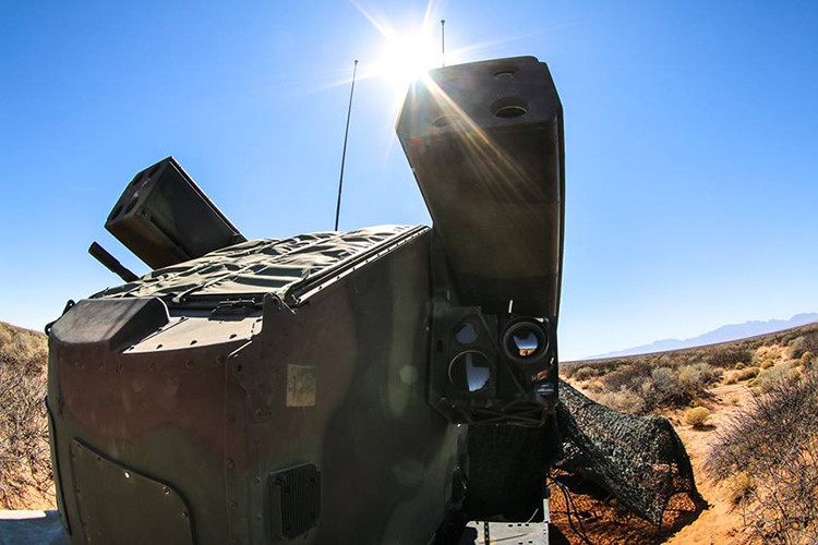 Vai trò của Avenger trong hệ thống phòng không đa tầng của Quân đội Mỹ là tìm kiếm, xác định, theo dõi và phá hủy các mục tiêu tầm thấp như trực thăng hay máy bay cánh cố định, ngoài ra nó cũng có thể tham gia đánh chặn các loại vũ khí công nghệ cao như tên lửa dẫn đường, tên lửa hành trình. Nguồn ảnh: Quân đội Mỹ.