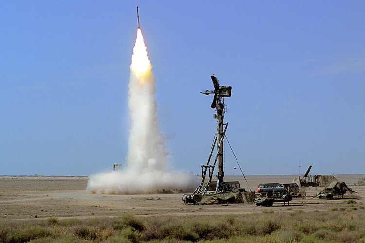 1.700 bệ phóng tên lửa phòng không S-300. Nguồn ảnh: MilitaryArms