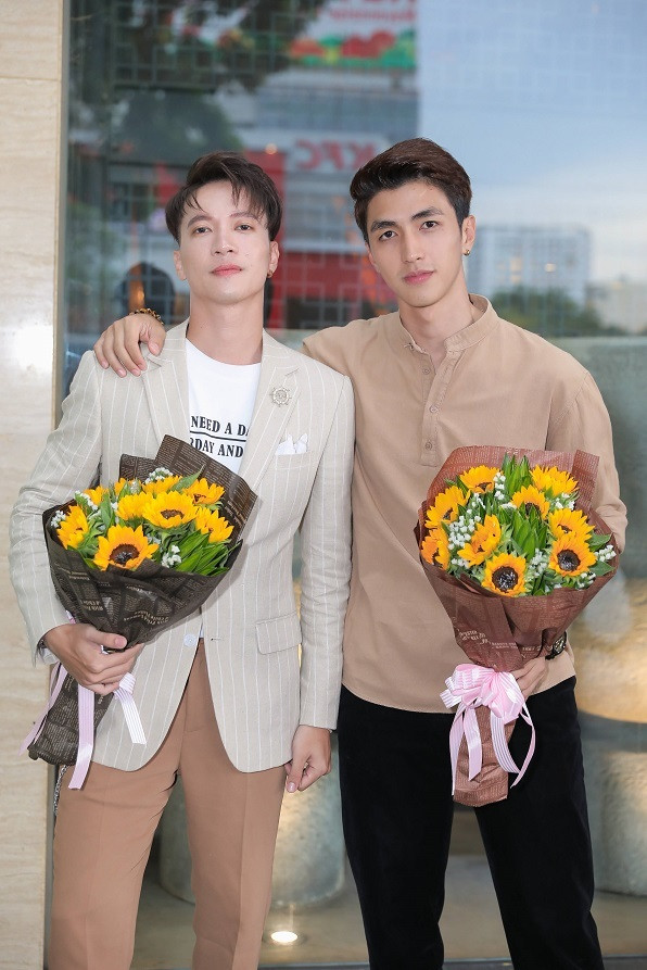 Diễn viên Bình An và nam ca sĩ S.T Sơn Thạch lần đầu kết hợp trong một show thực tế. Với kinh nghiệm từng tham gia mùa giải trước đó, cựu thành viên nhóm 365 được kỳ vọng sẽ cùng người bạn đồng hành tiến sâu vào top 3 chung cuộc.