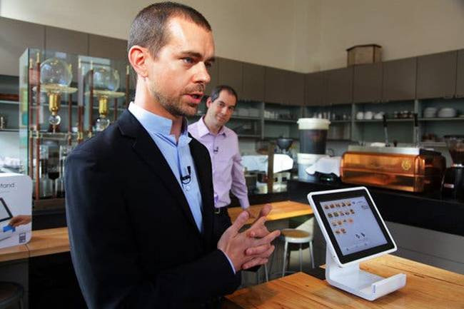 Từ năm 2016, CEO Jack Dorsey có thói quen tắm nước đá và xông hơi mỗi tối.