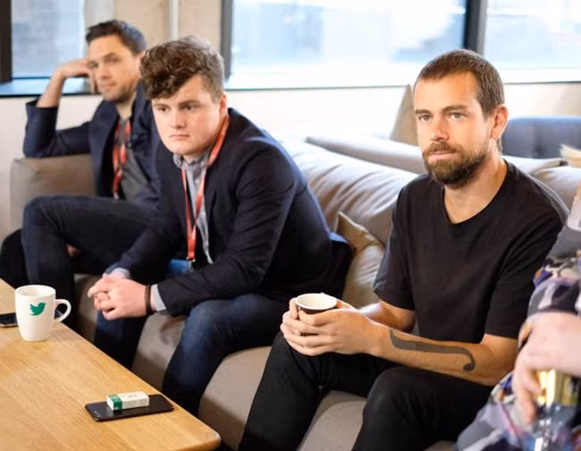 Jack Dorsey đươc đồn là chi 9,9 triệu USD mua một ngôi nhà bên bờ biển ở San Francisco (Mỹ).