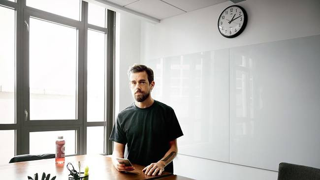 Ngày 21/3/2006, Dorsey đăng dòng Tweet đầu tiên lên Twitter. Dorsey và đồng sáng lập Evan Williams, Biz Stone mua tên miền Twitter với giá 7.000 USD.