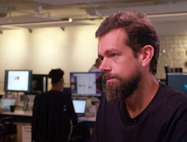 Giống như nhiều tỷ phú công nghệ khác, ông không tốt nghiệp đại học. Tỷ phú này từng học tại Đại học Khoa học và Công nghệ Missouri rồi chuyển đến Đại học New York trước khi bỏ học