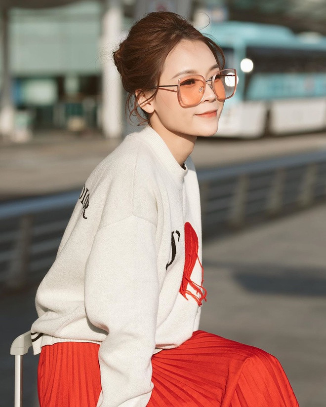 Cô cho biết việc mua xe mới để tiện đi diễn xa hoặc về quê. "Tôi ở quê nên mỗi lần đi lại cần mang theo nhiều đồ. Mẹ tôi sẽ rất vui khi có chiếc xe này", 9X nói.