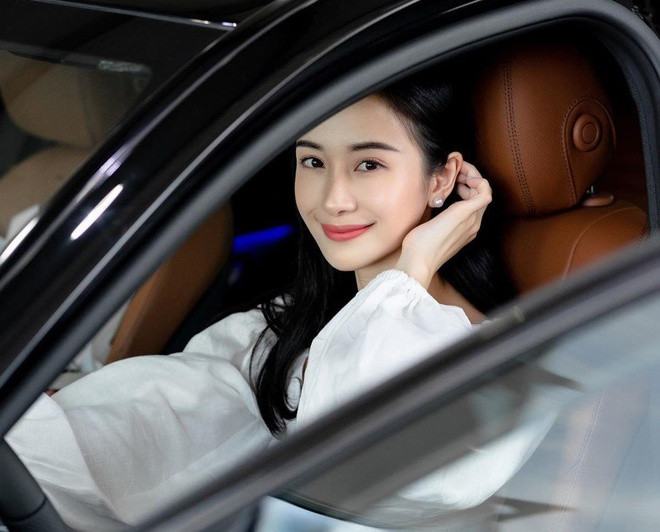 Jun Vũ (tên thật Vũ Phương Anh, sinh năm 1995) là gương mặt quen thuộc với khán giả qua nhiều bộ phim đình đám như Cho em gần anh thêm chút nữa, Tháng năm rực rỡ, Người bất tử.