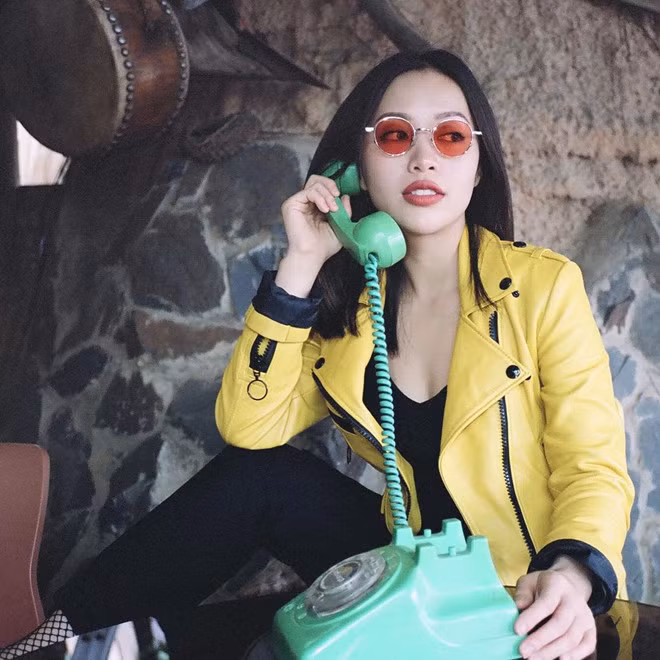 Sau khoảng thời gian dài biến mất khỏi mạng xã hội, giữa tháng 9 vừa qua, nữ beauty blogger đăng tải đoạn video ngắn trên kênh cá nhân và hứa hẹn sẽ sớm trở lại cùng nhiều sản phẩm thú vị.