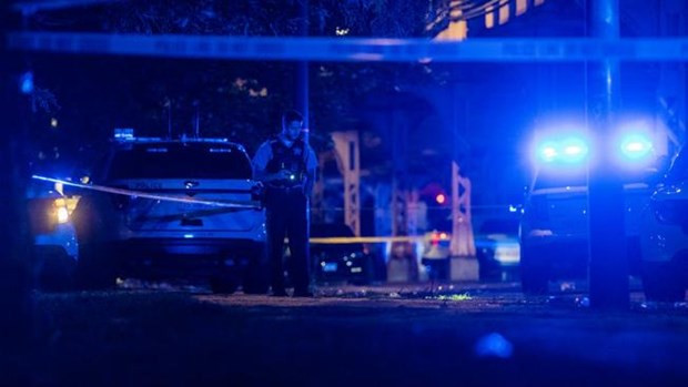 My: Lai xay ra xa sung tai Tay Chicago, nhieu nguoi trung dan