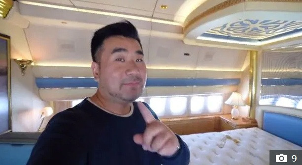 Giường đôi có lẽ là không gian được yêu thích nhất trên máy bay. (Ảnh: Sam Chui)