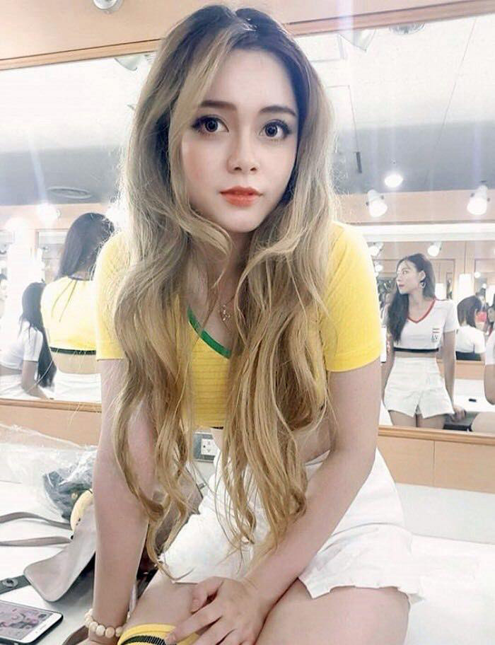 Cao Diệp Anh từng bị "ném đá" khi tham gia bình luận bên lề World Cup năm ngoái vì kiến thức ít ỏi.