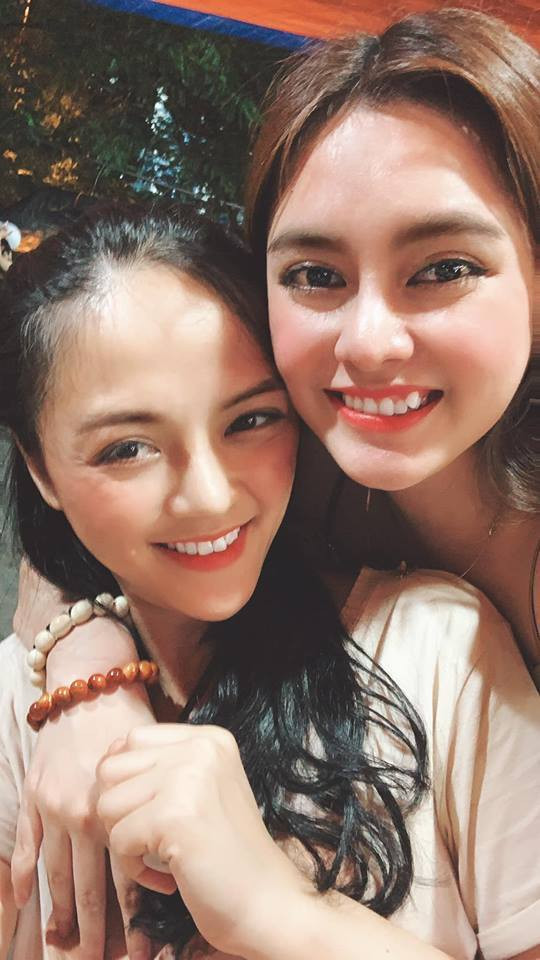 Cãi nhau trên phim nhưng ngoài đời cô nàng tỏ ra thân thiết với My 'sói' Thu Quỳnh.
