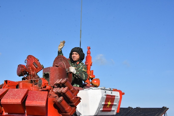 Kíp xe dự bị cũng sẵn sàng làm nhiệm vụ.