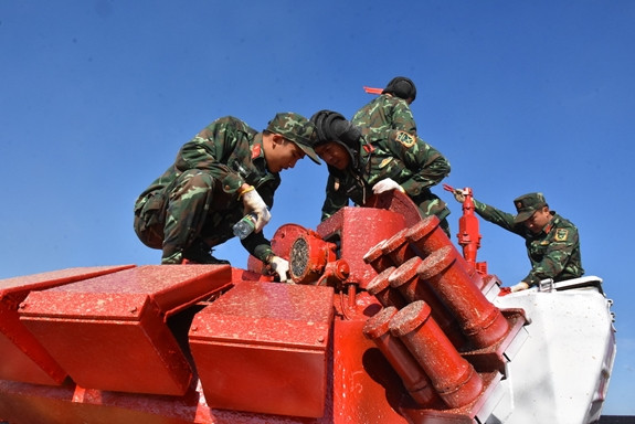 Kiểm tra, hiệu chỉnh lần cuối trước giờ xích lăn.