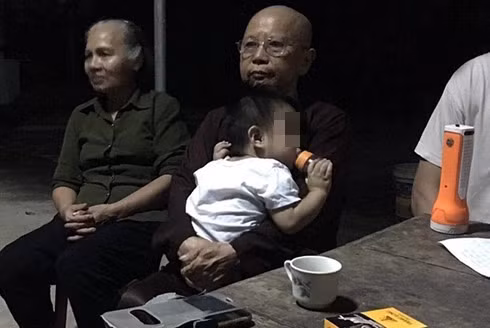 Xot xa so phan nhung dua tre bi bo roi va la thu chua xot cua nguoi me-Hinh-3