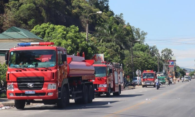 Chay rung bung phat o nui Hong Linh, chot chan quoc lo 1A-Hinh-2