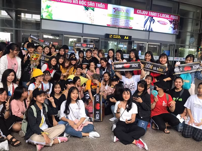 3 ca si nam khong cung dinh scandal vi truong FC hanh xu nhu 