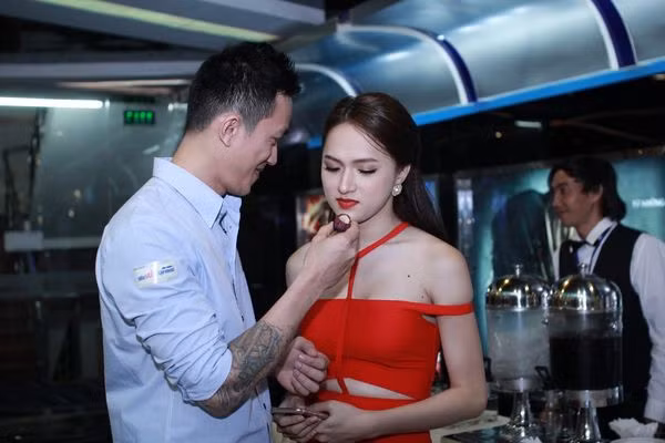 Cả hai đã từng yêu nhau nhiều đến thế … Thế nhưng rồi câu chuyện cổ tích này đã không được trọn vẹn khi cả hai xác nhận đã 'đường ai nấy đi' vào năm 2016, kết thúc mối tình ngọt ngào hơn 2 năm.