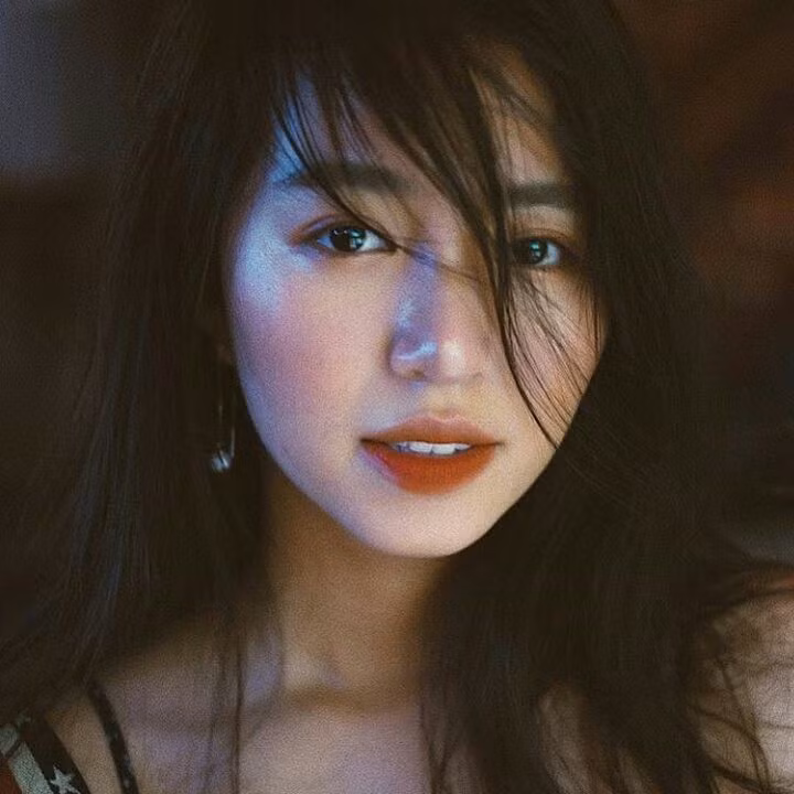 Nhân Mã (23/11-21/12): Cô nàng yêu thích tự do, sự phóng khoáng và hào nhoáng. Với tính cách đặc trưng hướng ngoại, Nhân Mã phù hợp với những tông màu thiên về da như cam da hay hồng da đều đẹp.