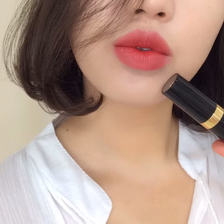 Cự Giải (22/6-22/7): Cô gái có tấm lòng cao cả, nghĩa cử đẹp và tính cách tự chủ bậc nhất 12 cung hoàng đạo. Cự Giải mang thiên hướng làm mẹ rất cao nên những tông son giúp cô nàng này trông thanh thuần hơn chính là những màu như hồng đất, hồng dâu và hồng da.