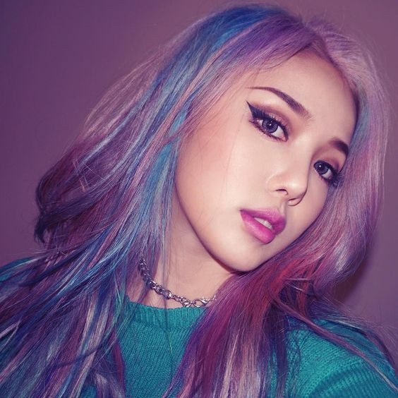 Thiên Yết (24/10-22/11): Kẻ đứng đầu cung nước chính là Thiên Yết, cô nàng luôn mang vẻ đẹp bí ẩn, ma mị cuốn hút người khác phái. Không phải ngẫu nhiên mà sắc tím sinh ra để dành cho Thiên Yết, cô gái nay phù hợp với tông son đậm như đỏ, hồng cánh sen, hay hồng tím…