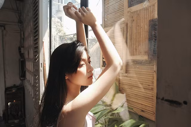 Ngoài làm MC, Thảo Tâm còn thử sức với vai trò người mẫu ảnh, diễn viên. Ở độ tuổi chưa đầy 20, Thảo Tâm cũng mạnh dạn khoe những khoảnh khắc gợi cảm, cá tính lên mạng xã hội.