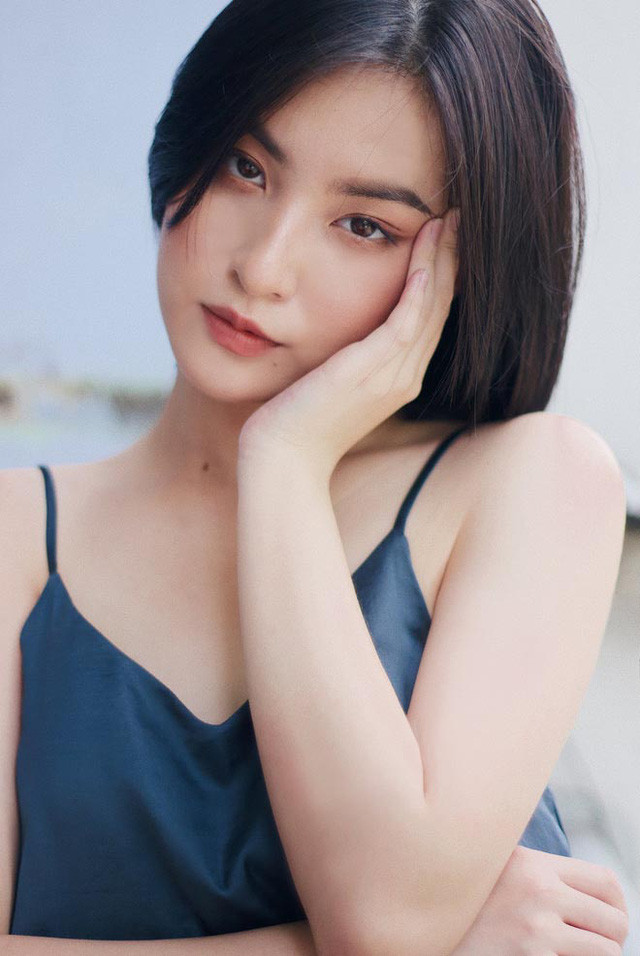 Ngay từ khi còn ngồi ghế nhà trường, vẻ đẹp hút hồn của Thảo Tâm đã nhận được không ít sự quan tâm của bạn bè và cộng đồng mạng. Với lợi thế nổi bật, cô thường xuyên được mời làm mẫu ảnh quảng cáo.