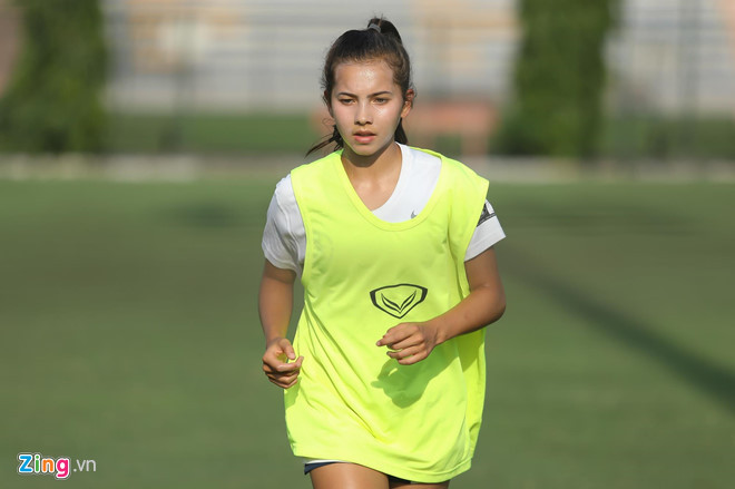 Em gái của Chelsea Le là Kyah Le, sinh năm 2003. Mới 16 tuổi, cô được đánh giá có thể chơi đa năng trên hàng công. Điểm mạnh của Kyah là kỹ thuật song thể lực chưa được tốt.