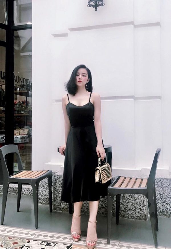 Những ngày vừa qua, cư dân mạng đã được phen ''dậy sóng" khi hot girl Nhã Tiên bất ngờ tuyên bố chính thức lấn sân làm ca sĩ chuyên nghiệp và khẳng định "có thể làm tốt hơn Chi Pu".