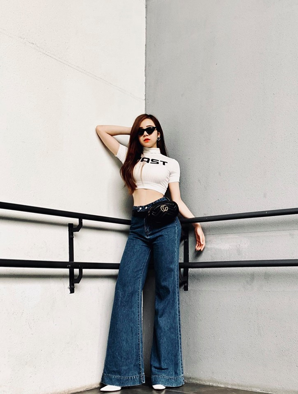 ên cạnh váy hai dây, crop top cũng là món đồ được Nhã Tiên trưng dụng thường xuyên.