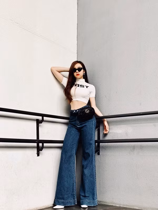 ên cạnh váy hai dây, crop top cũng là món đồ được Nhã Tiên trưng dụng thường xuyên.