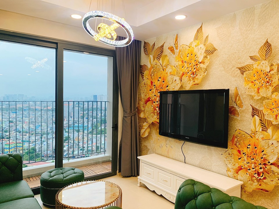 "Tôi và ông xã cứ vừa làm vừa chiêm nghiệm xem thêm thắt gì, nhìn sao cho thật ấm áp nhưng đơn giản và sang trọng" - cô út của Gạo nếp gạo tẻ nói.