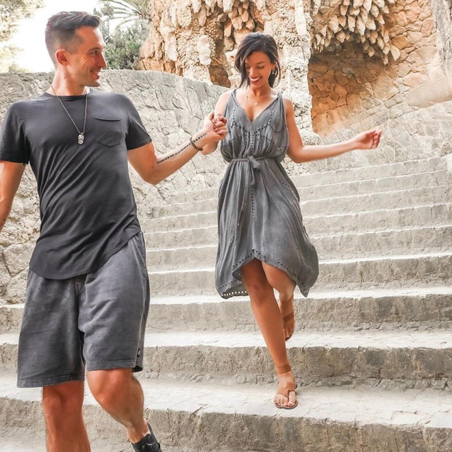 Tháng 3/2019, Eleni công khai hẹn hò với bạn trai người Mỹ Tommy Joiner. Anh cũng là blogger được nhiều người theo dõi.