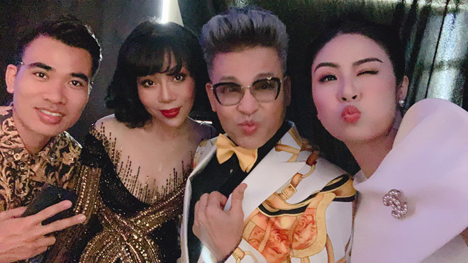 MC Thanh Bach vui ve giua on ao voi vo cu Xuan Huong